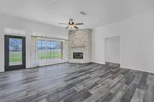 205 W San Chez Dr, Gainesville, TX 76240 - Photo 8