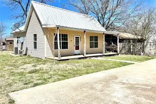 1169 W Park St, Stephenville, TX 76401 - Photo 2