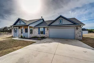 7135 Sandy Oaks Dr, Whitney, TX 76692 - Photo 2