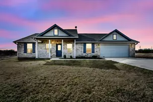 7135 Sandy Oaks Dr, Whitney, TX 76692 - Photo 1