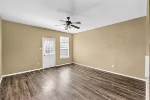 1217 Foxtail Ln, Crowley, TX 76036 - Photo 4