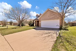 1217 Foxtail Ln, Crowley, TX 76036 - Photo 2