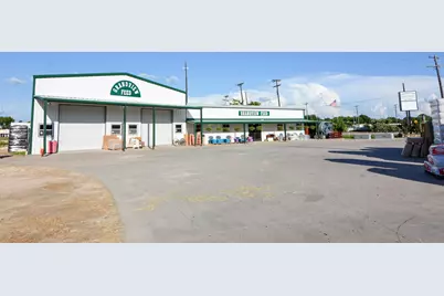 201 S McDuff Street, Grandview, TX 76050 - Photo 10