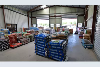 201 S McDuff Street, Grandview, TX 76050 - Photo 22