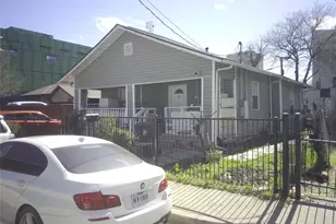 1515 Holly Ave, Dallas, TX 75204 - Photo 2