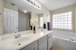 313 Angela Dr, Burleson, TX 76028 - Photo 12