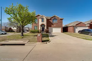 4640 Summer Oaks Ln, Fort Worth, TX 76123 - Photo 4