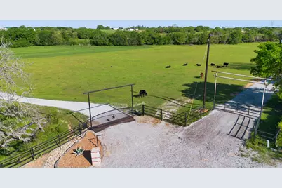 1480 Cr-1180, Alvord, TX 76225 - Photo 4