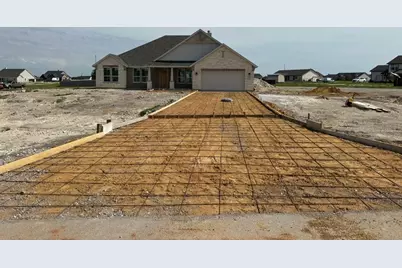 124 Llanos Drive, Decatur, TX 76234 - Photo 1