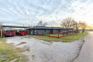 624 Pleasant Ln, Clyde, TX 79510 - Photo 2