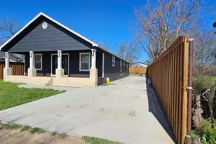 810 Thornton-Carter St, Mexia, TX 76667 - Photo 2