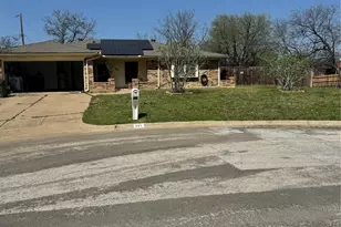 901 Freestone Ct, Arlington, TX 76017 - Photo 2