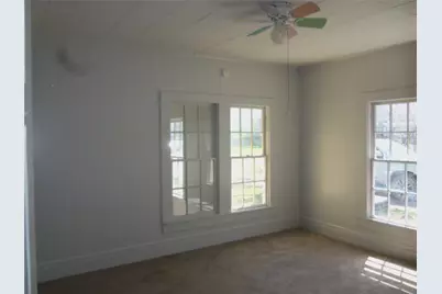 307 NE 5th Street, Hubbard, TX 76648 - Photo 18