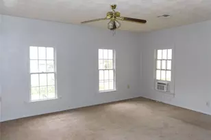 307 NE 5th St, Hubbard, TX 76648 - Photo 24