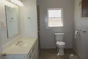 307 NE 5th St, Hubbard, TX 76648 - Photo 16