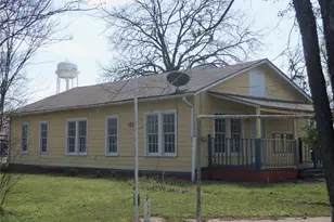 307 NE 5th St, Hubbard, TX 76648 - Photo 8