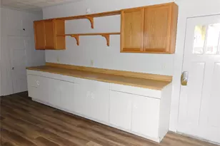 307 NE 5th St, Hubbard, TX 76648 - Photo 12