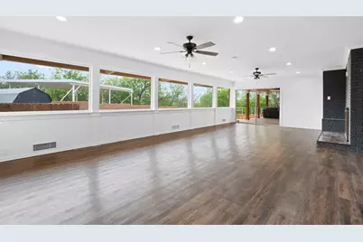 803 Lakeview Drive, Mineral Wells, TX 76067 - Photo 16