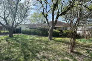 507 W Locust St, Whitewright, TX 75491 - Photo 1