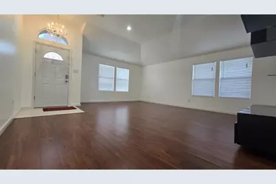 808 Wilmor Court, Arlington, TX 76018 - Photo 2