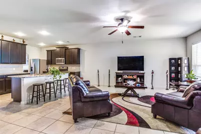 526 Meadow Springs Drive, Glenn Heights, TX 75154 - Photo 6