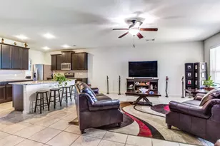 526 Meadow Springs Dr, Glenn Heights, TX 75154 - Photo 6