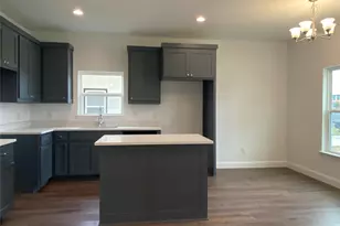 123 E 13th Ave, Corsicana, TX 75110 - Photo 4