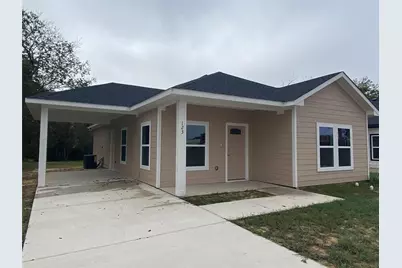 123 E 13th Avenue, Corsicana, TX 75110 - Photo 2