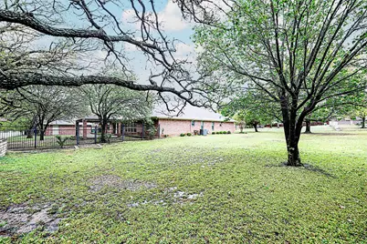 813 Woodland Trail N, Bowie, TX 76230 - Photo 36