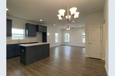 119 E 13th Avenue, Corsicana, TX 75110 - Photo 6