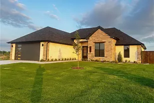 1805 Sudbury Dr, Cleburne, TX 76033 - Photo 4