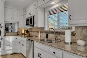 4901 Fairway Ct, De Cordova, TX 76049 - Photo 8