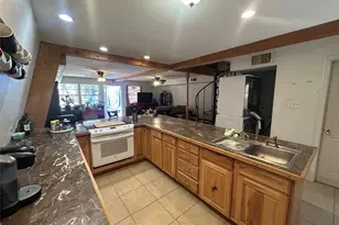 1015 Comanche Cove Dr, Granbury, TX 76048 - Photo 16