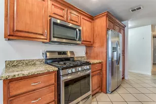 135 W Bear Creek Rd, Glenn Heights, TX 75154 - Photo 10