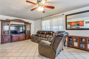 135 W Bear Creek Rd, Glenn Heights, TX 75154 - Photo 4