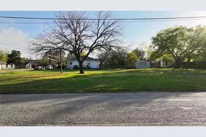 1112 Nugent Street, Bowie, TX 76230 - Photo 6