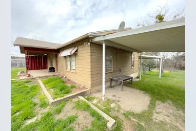 2011 W 5th Street, Clifton, TX 76634 - Photo 28