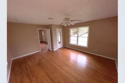 2011 W 5th Street, Clifton, TX 76634 - Photo 8