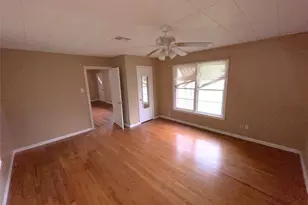 2011 W 5th St, Clifton, TX 76634 - Photo 8