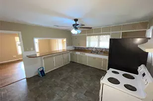 2011 W 5th St, Clifton, TX 76634 - Photo 18