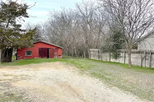 2011 W 5th St, Clifton, TX 76634 - Photo 4