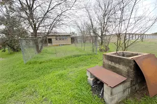 2011 W 5th St, Clifton, TX 76634 - Photo 22