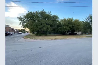 225 S Wilson Street, Burleson, TX 76028 - Photo 14