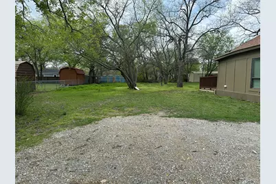 1711 Oriental Street, Bonham, TX 75418 - Photo 2