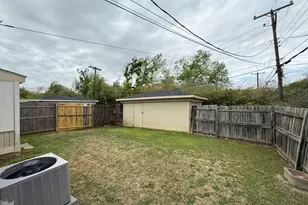 2500 Normont Cir, Fort Worth, TX 76103 - Photo 10