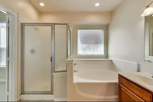 7928 Vista Hill Ln, Dallas, TX 75249 - Photo 22