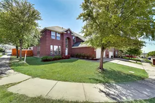 7928 Vista Hill Ln, Dallas, TX 75249 - Photo 2