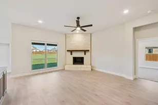 12709 Caliber Dr, Godley, TX 76044 - Photo 16