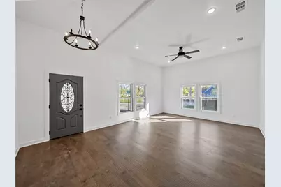 3222 Travis Street, Greenville, TX 75401 - Photo 8