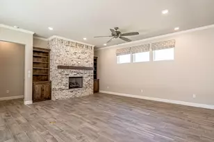 2407 Vineyard Dr, Granbury, TX 76048 - Photo 12